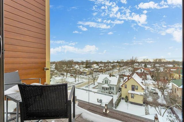 166 Oak Street PH6, Wyandotte, MI 48192