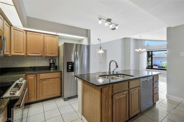 1904 SE 36th TER, Cape Coral, FL 33904