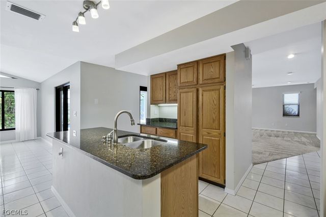 1904 SE 36th TER, Cape Coral, FL 33904