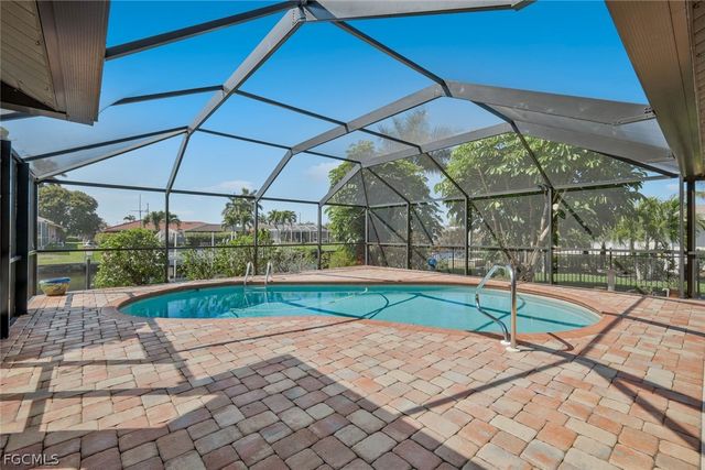 1904 SE 36th TER, Cape Coral, FL 33904