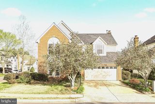 5804 STONE CREEK DR, Centreville, VA 20120