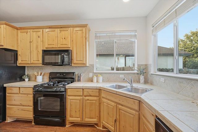 105 Farm House RD, San Marcos, TX 78666