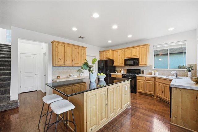 105 Farm House RD, San Marcos, TX 78666