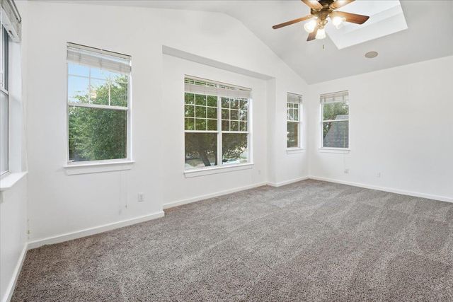 105 Farm House RD, San Marcos, TX 78666