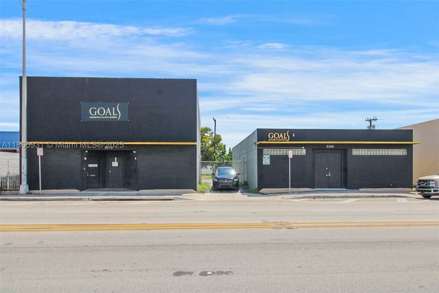 3270 NW 36th St, Miami, FL 33142