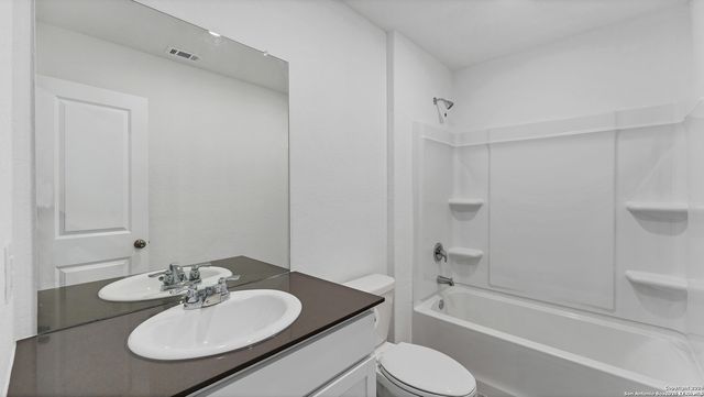 332 Elephants Ear, New Braunfels, TX 78130