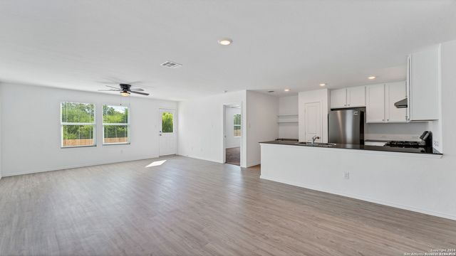 332 Elephants Ear, New Braunfels, TX 78130