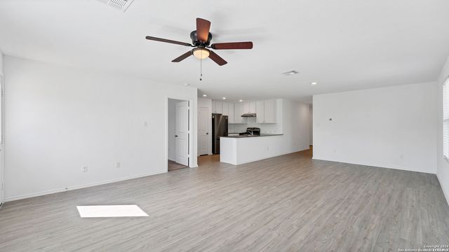 332 Elephants Ear, New Braunfels, TX 78130