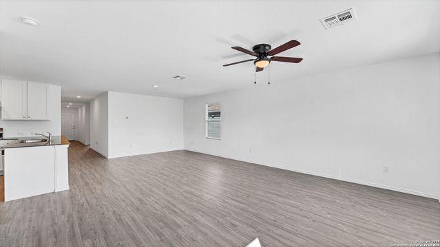 332 Elephants Ear, New Braunfels, TX 78130