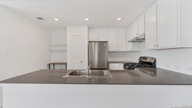 332 Elephants Ear, New Braunfels, TX 78130