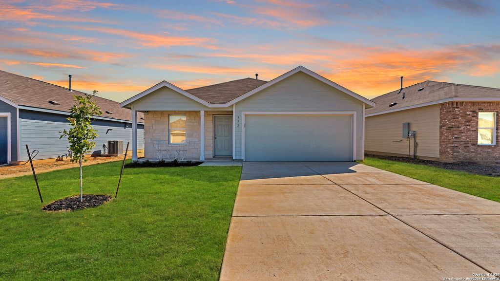 332 Elephants Ear, New Braunfels, TX 78130