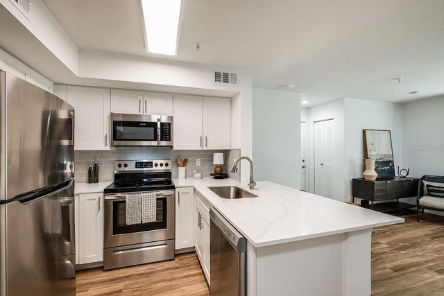 13501 VISTA WALK DRIVE B, Orlando, FL 32821