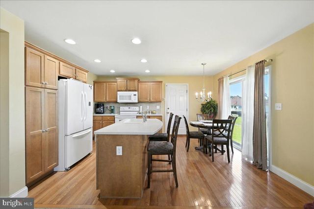 70 CENTRE CT, Red Lion, PA 17356