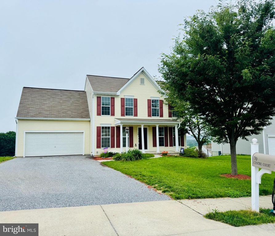70 CENTRE CT, Red Lion, PA 17356