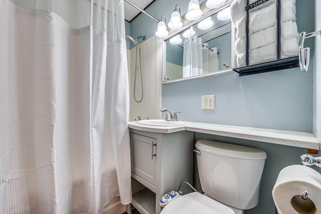 2932 S 8th STREET, Milwaukee, WI 53215