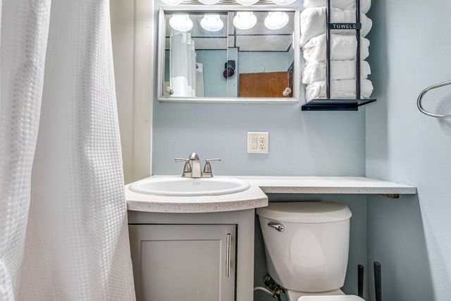 2932 S 8th STREET, Milwaukee, WI 53215