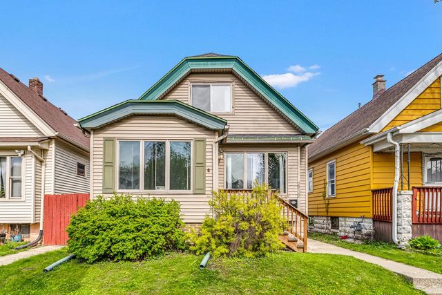 2932 S 8th STREET, Milwaukee, WI 53215