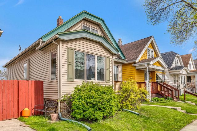 2932 S 8th STREET, Milwaukee, WI 53215