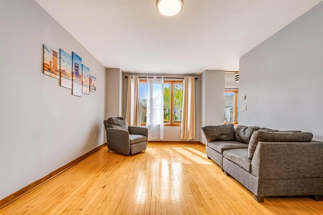 2932 S 8th STREET, Milwaukee, WI 53215