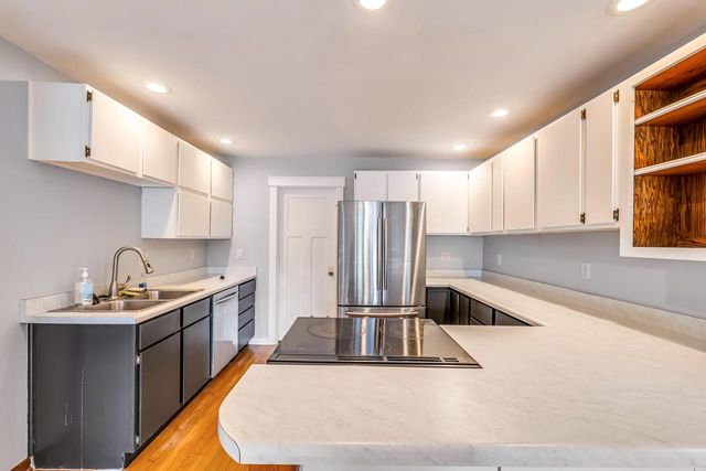 2932 S 8th STREET, Milwaukee, WI 53215