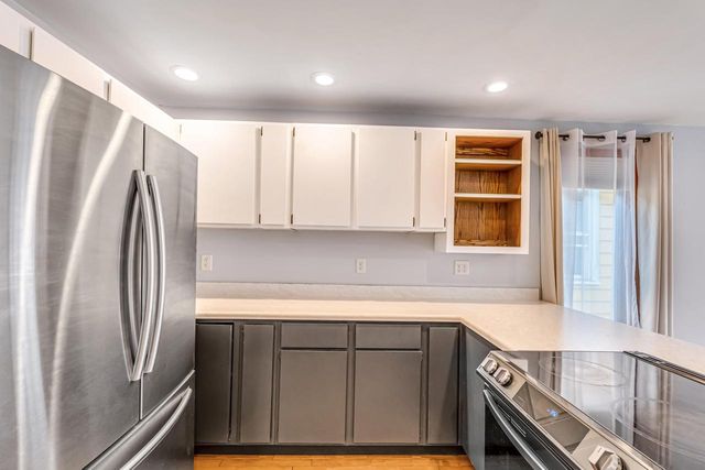 2932 S 8th STREET, Milwaukee, WI 53215