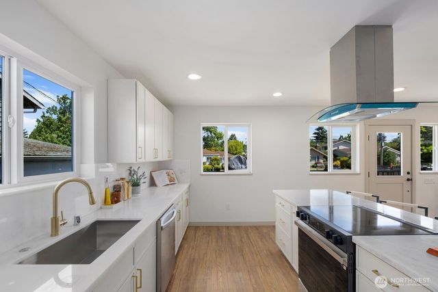 1249 SW 151st Street, Seattle, WA 98166