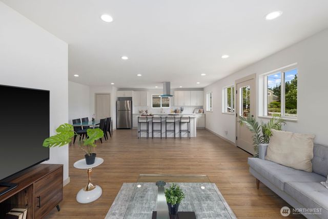 1249 SW 151st Street, Seattle, WA 98166