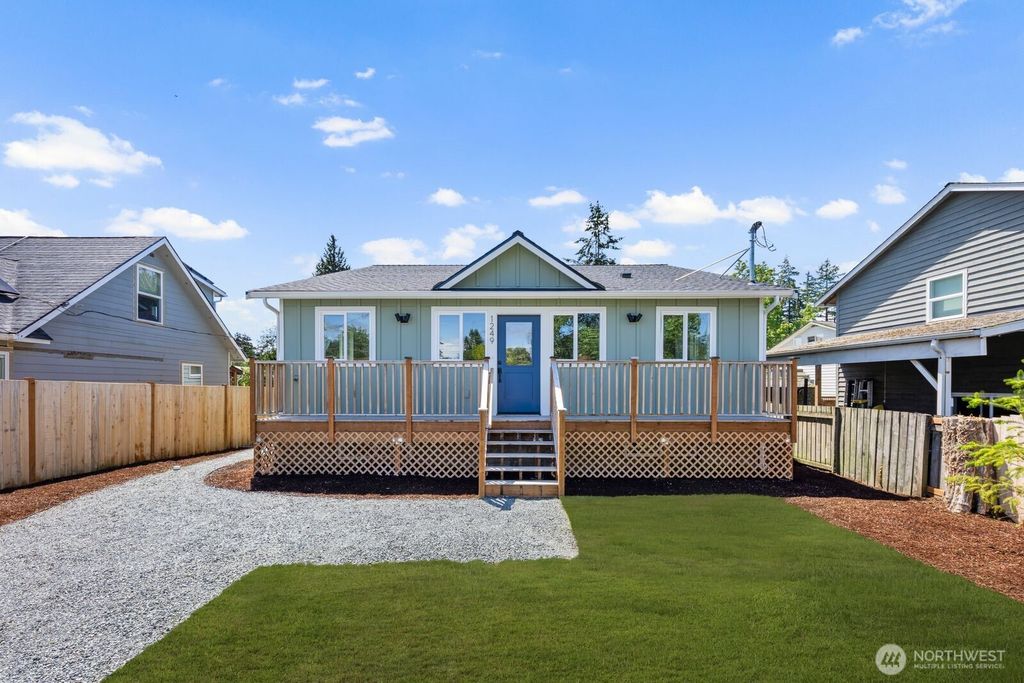 1249 SW 151st Street, Seattle, WA 98166