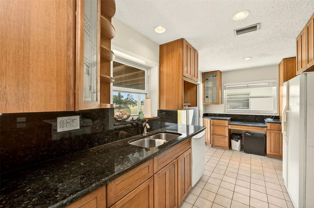 Image 9 of property listing at 4192 96TH AVENUE N 4192, Pinellas Park, FL 33782