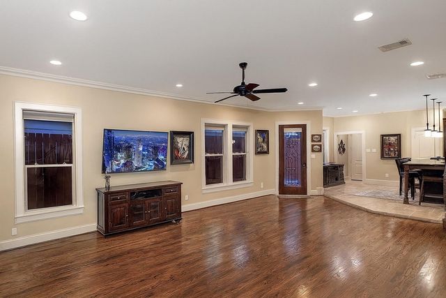 1215 W Bell Street, Houston, TX 77019