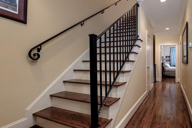 1215 W Bell Street, Houston, TX 77019