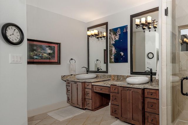 1215 W Bell Street, Houston, TX 77019