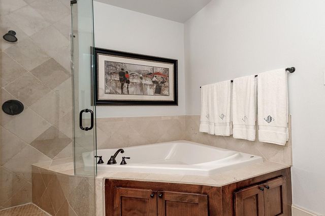 1215 W Bell Street, Houston, TX 77019