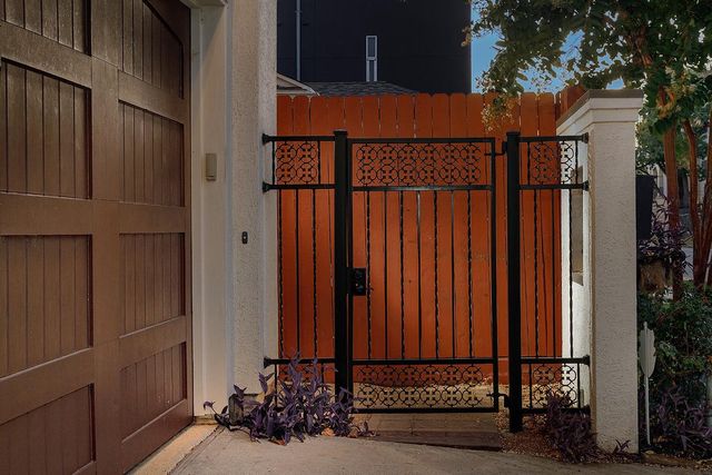 1215 W Bell Street, Houston, TX 77019