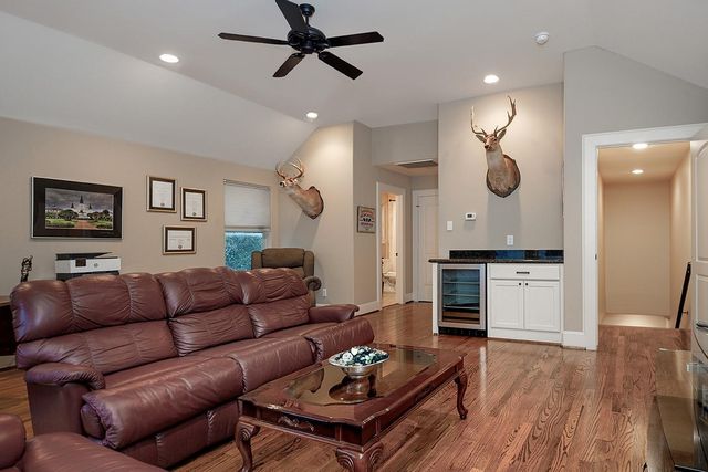 1215 W Bell Street, Houston, TX 77019