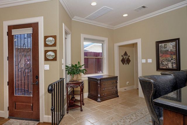 1215 W Bell Street, Houston, TX 77019