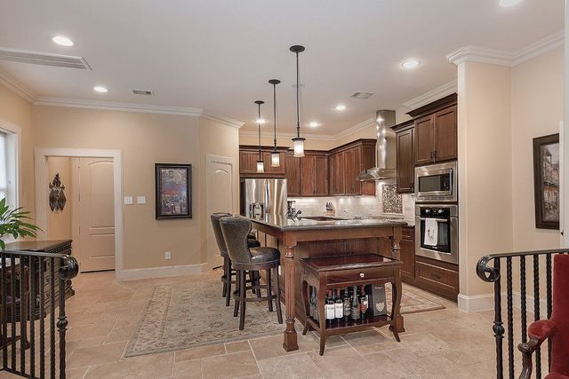 1215 W Bell Street, Houston, TX 77019