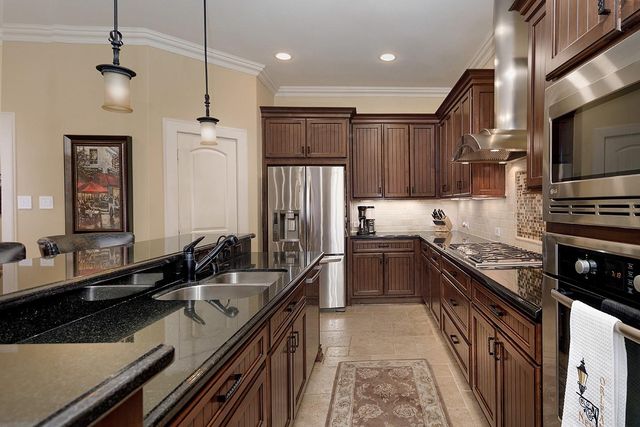 1215 W Bell Street, Houston, TX 77019