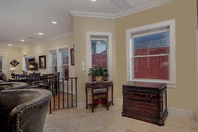 1215 W Bell Street, Houston, TX 77019