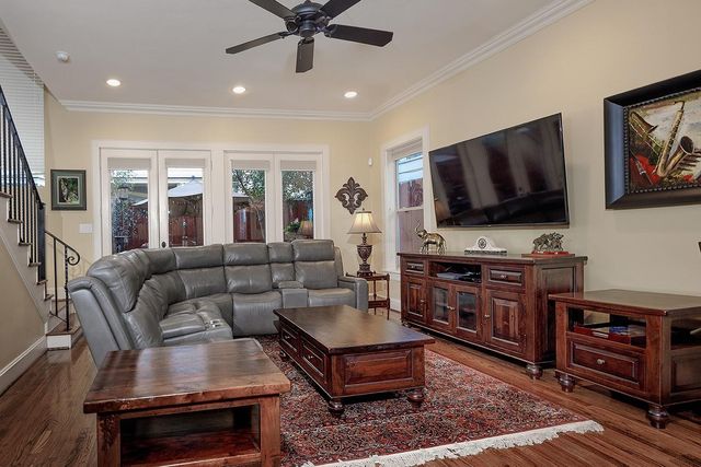 1215 W Bell Street, Houston, TX 77019