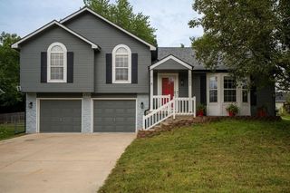 10506 Shelton Avenue, Edwardsville, KS 66111