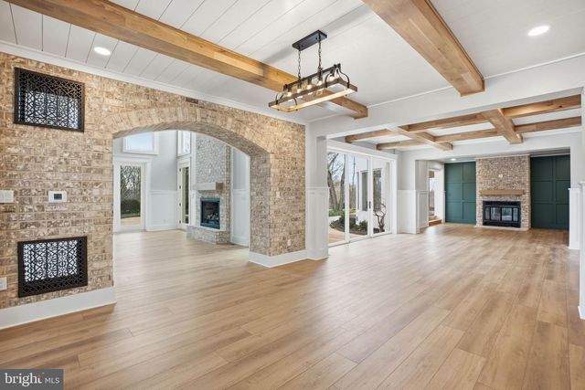 265 MISTLETOE LN, Harpers Ferry, WV 25425