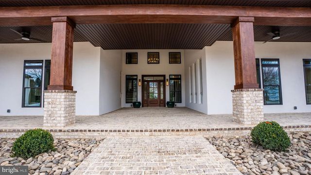 265 MISTLETOE LN, Harpers Ferry, WV 25425