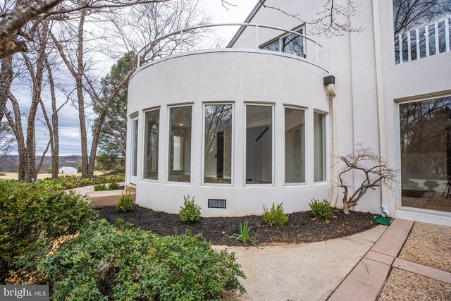 265 MISTLETOE LN, Harpers Ferry, WV 25425