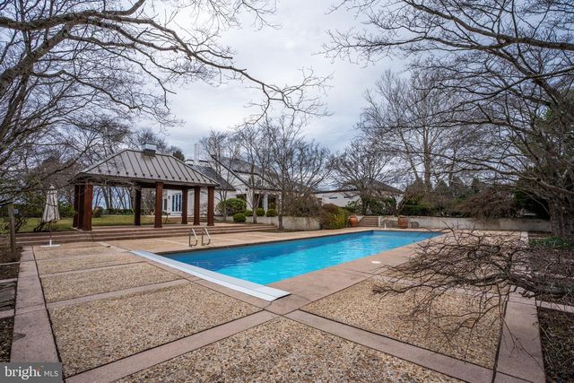 265 MISTLETOE LN, Harpers Ferry, WV 25425