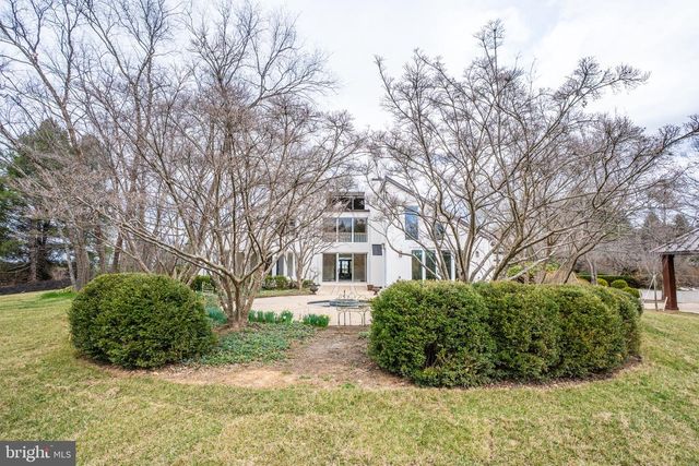 265 MISTLETOE LN, Harpers Ferry, WV 25425