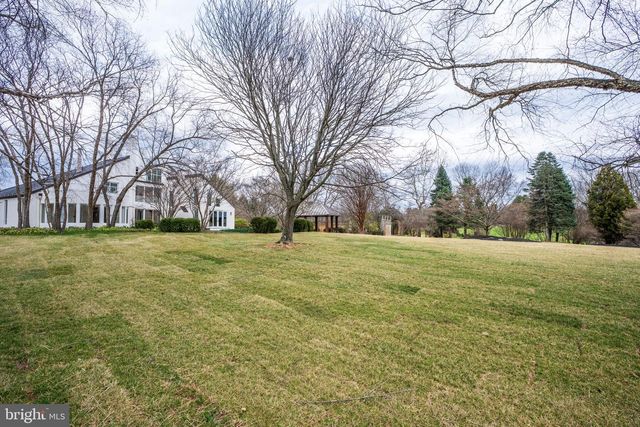 265 MISTLETOE LN, Harpers Ferry, WV 25425