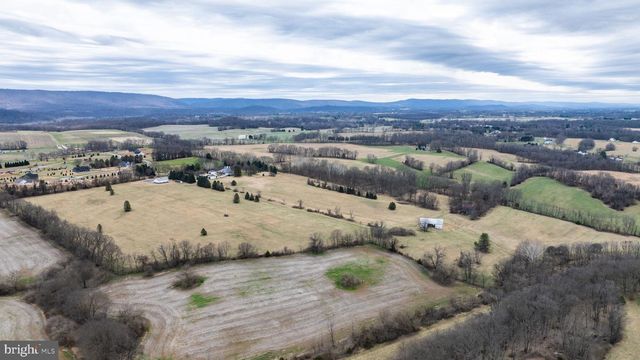 265 MISTLETOE LN, Harpers Ferry, WV 25425