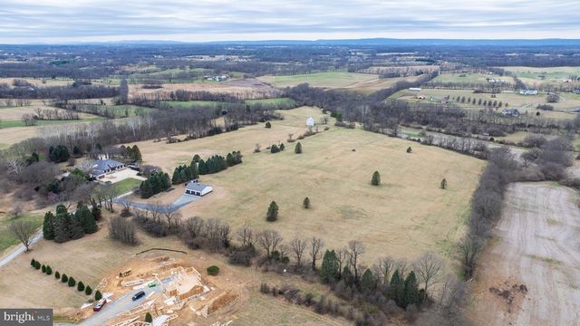 265 MISTLETOE LN, Harpers Ferry, WV 25425