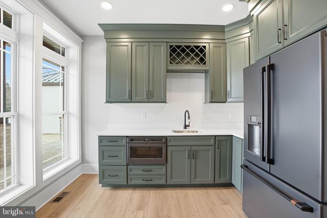 265 MISTLETOE LN, Harpers Ferry, WV 25425